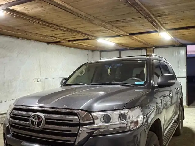 Toyota Land Cruiser 200