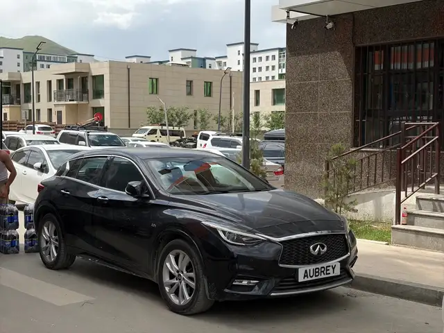 Infiniti Q