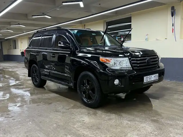 Toyota Land Cruiser 200