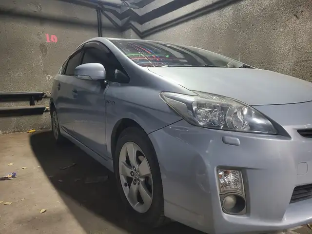 Toyota Prius 30