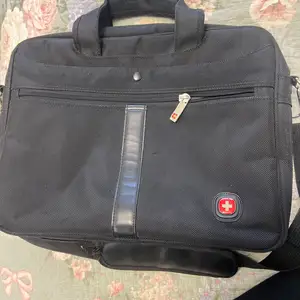 Swissgear компьютерийн цүнх, Улаанбаатар — Хан-Уул — 19-р хороолол