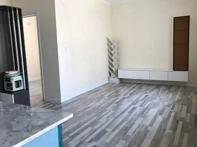 Нарантуул захын зүүн талд өгөөмөр захын чанх ард 33мкв 2 өрөө, Улаанбаатар — Баянзүрх — Нарантуул зах