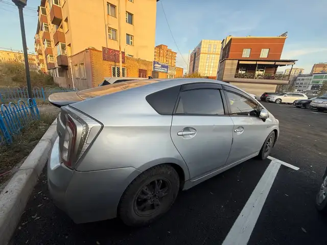 Toyota Prius 30