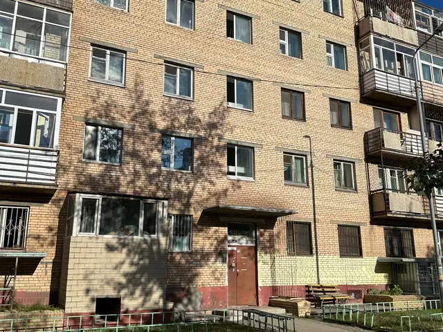 Чингис зочид буудал болон емартын зүүн талд гал тогоо тусдаа 2 өрөө байр 55.0мкв, Улаанбаатар — Баянзүрх — 3-р хороо