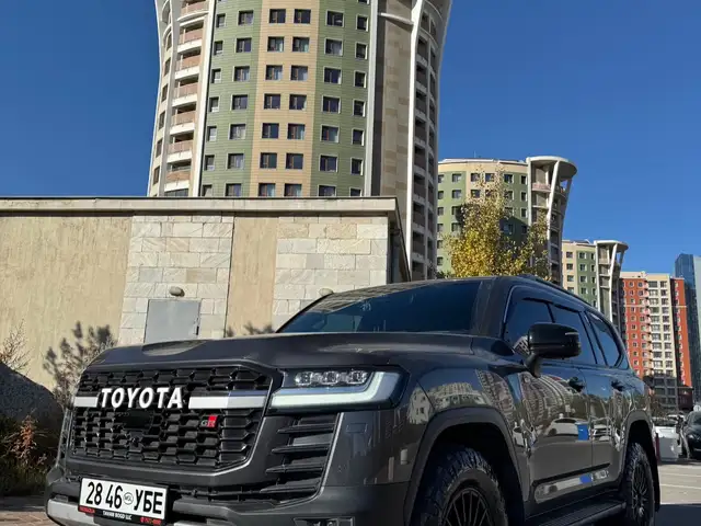 Toyota Land Cruiser 300