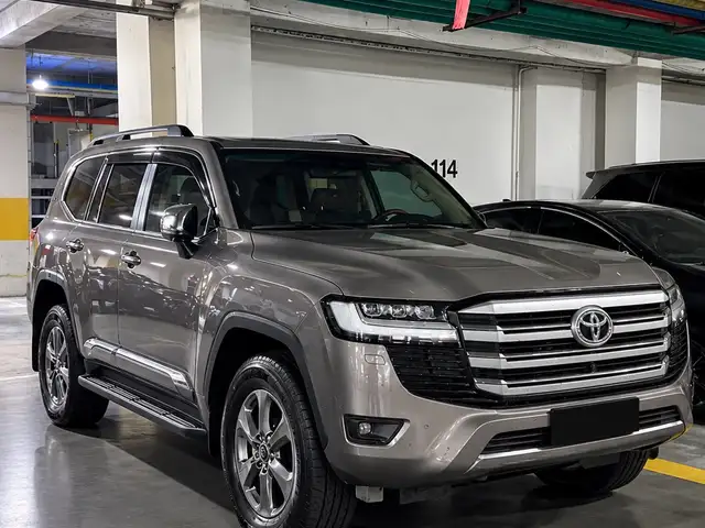 Toyota Land Cruiser 300