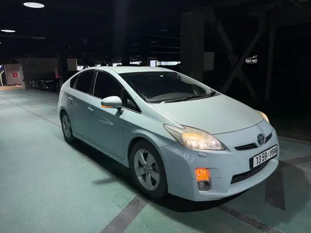 Toyota Prius 30