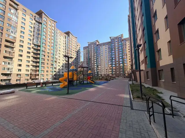 Emerald hothon 3 uruu 76m2, Улаанбаатар — Баянзүрх — Баянмонгол хороолол