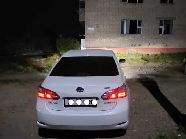 Lexus HS
