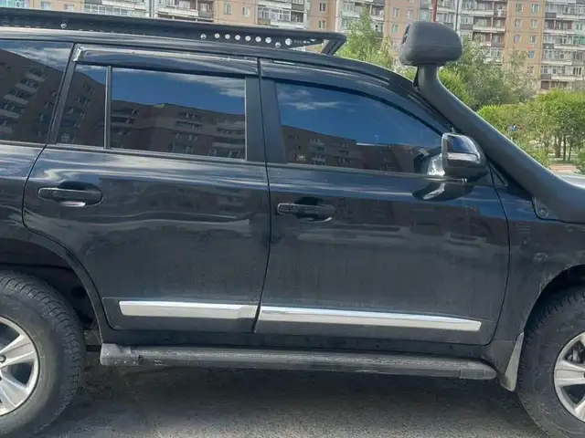 Toyota Land Cruiser 200