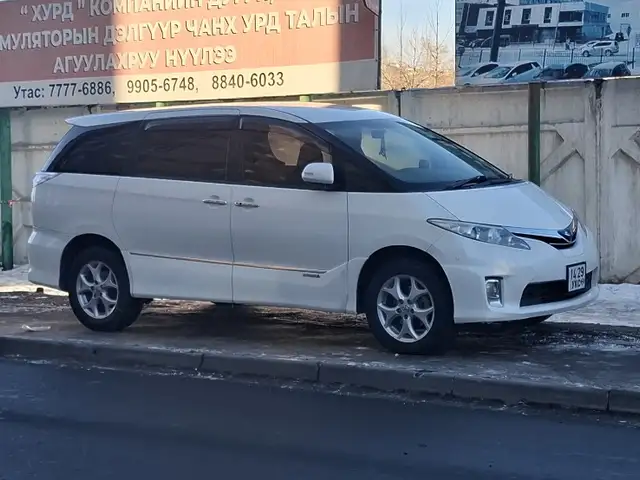 Toyota Estima