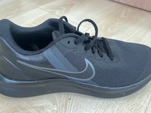 Nike ветнам улсад үйлдвэрлэгдсэн гүйлтийн пүүз, Улаанбаатар — Хан-Уул — 19-р хороолол