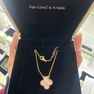 Van cleef zuult, Улаанбаатар — Баянзүрх — 26-р хороо