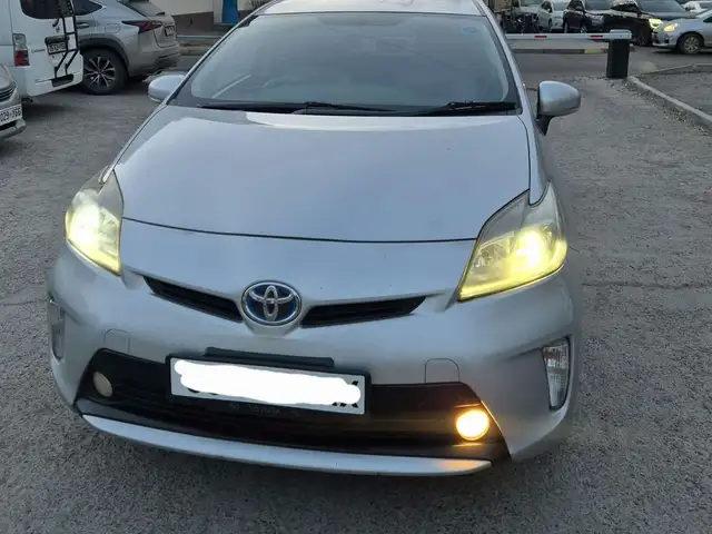 Toyota Prius 30
