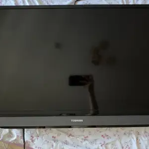 Toshiba 32 inch tv remote and tv wall bracket, Улаанбаатар — Баянгол — 29-р хороо