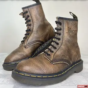 Original dr.martins, Улаанбаатар — Баянзүрх — Сансар