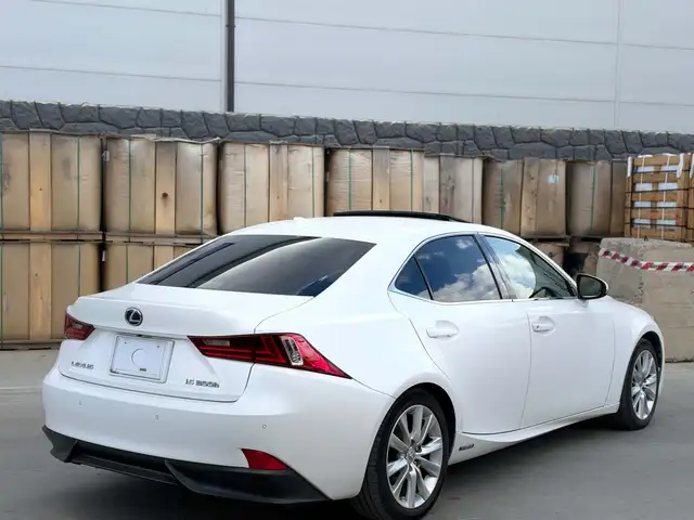 Lexus IS