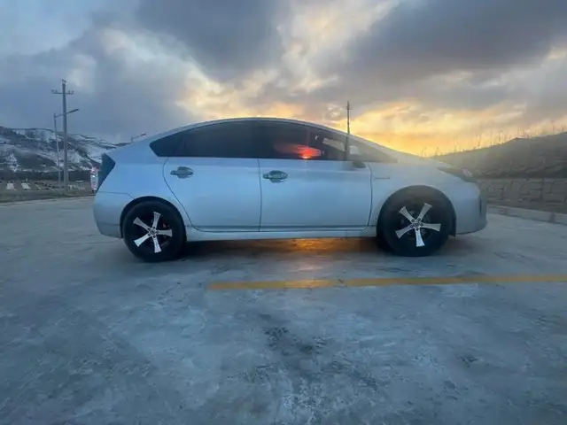 Toyota Prius 30