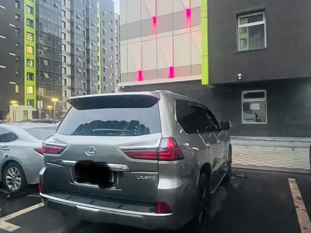 Lexus LX 570