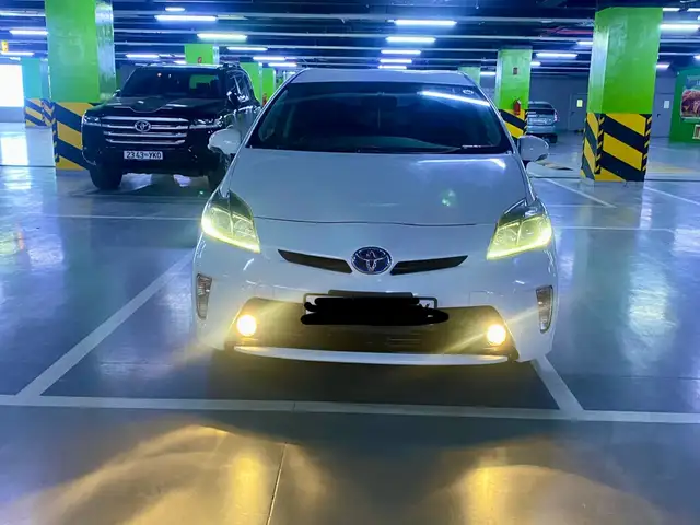 Toyota Prius 30