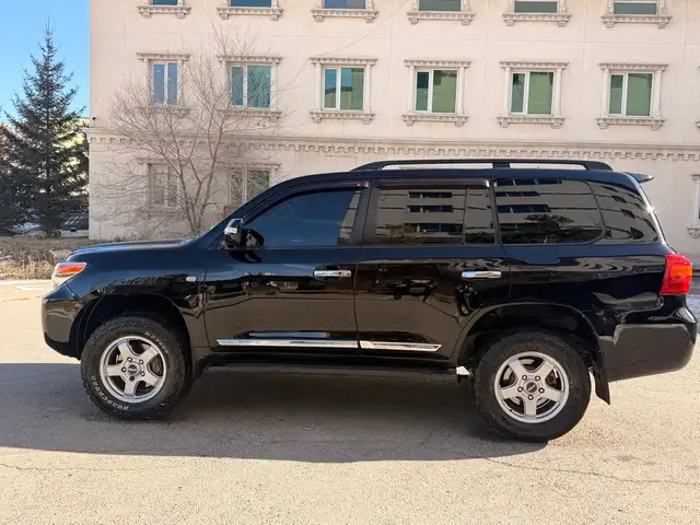 Toyota Land Cruiser 200