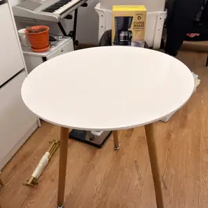 Ikea ширээ, Улаанбаатар — Сүхбаатар — 1-р хороо