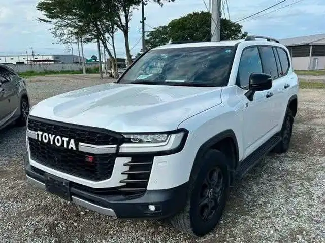 Toyota Land Cruiser 300