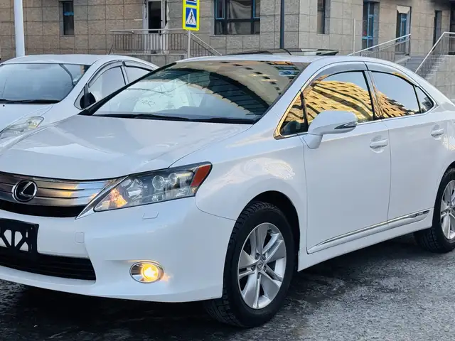 Lexus HS