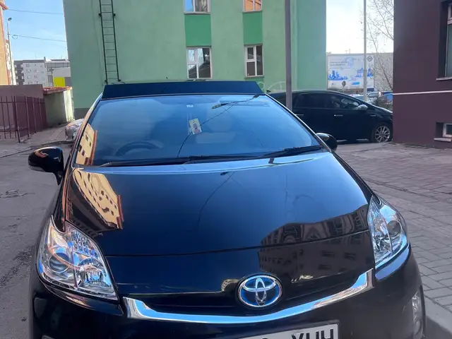 Toyota Prius 30