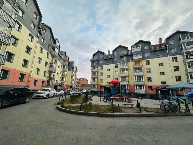 Бзд ктмс-н хажууд эрдэм хотхонд 2 өрөө байр 40мкв, Улаанбаатар — Баянзүрх — 2-р хороо