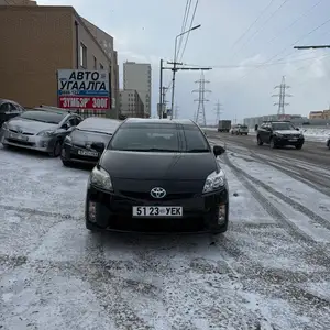 Toyota Prius 30