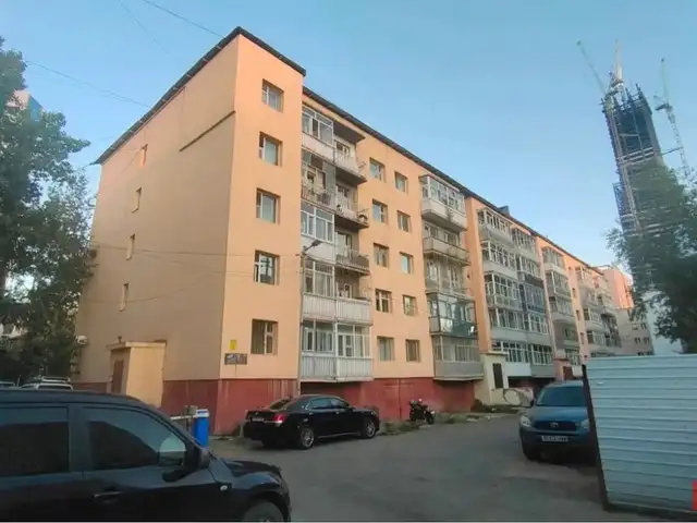 Хотын төвд сухбаатарын талбай 80м2 3 өрөө, Улаанбаатар — Сүхбаатар — Сүхбаатарын талбай