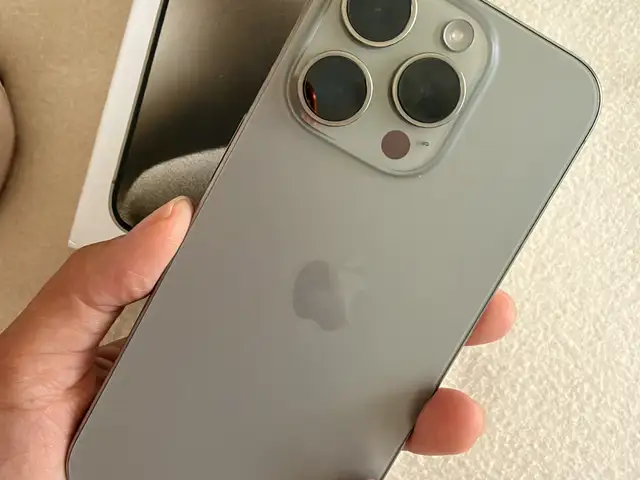 Apple iPhone 15 Pro, 256 gb, Natural Titanium, Улаанбаатар — Сүхбаатар — 11-р хороолол