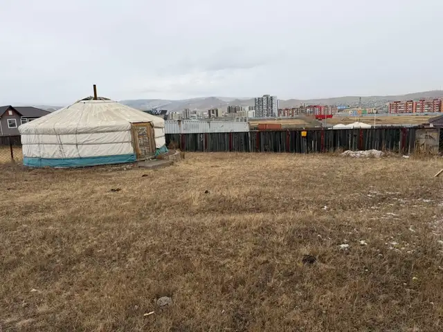 Төв аймагт хашаа, Төв
