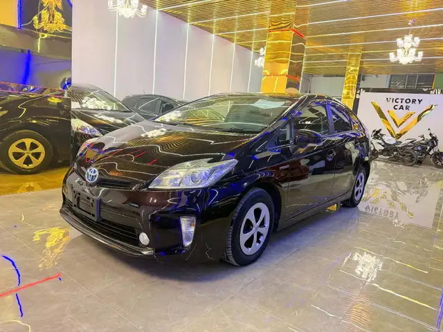 Toyota Prius 30