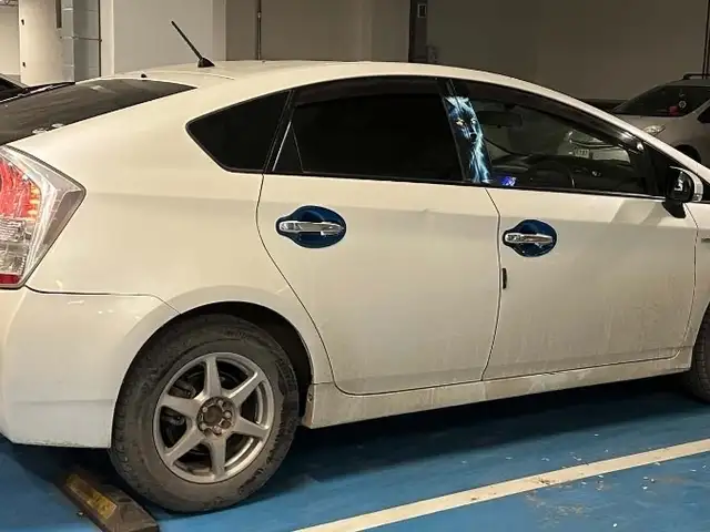 Toyota Prius 30