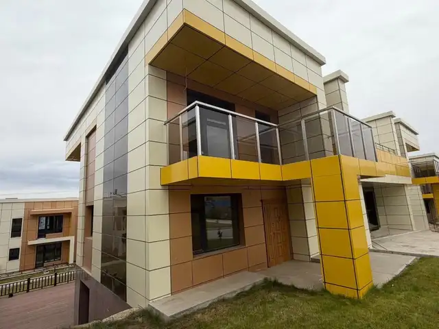 Залаатын аманд шинээр баригдаж буй Zalaat residence хаус хотхонд, Улаанбаатар — Баянзүрх — 11-р хороо