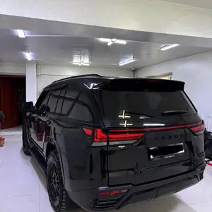 Lexus LX 600