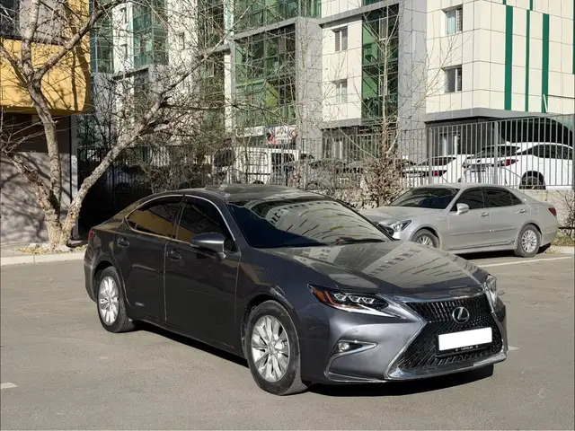 Lexus ES