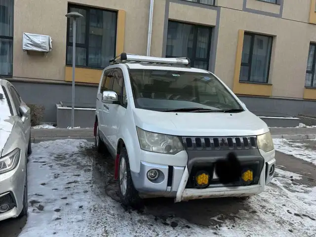 Mitsubishi Delica