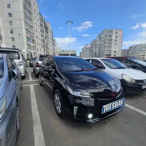 Toyota Prius 30