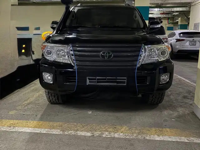 Toyota Land Cruiser 200