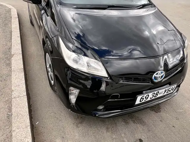 Toyota Prius 30