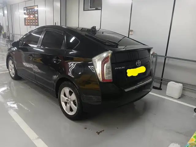 Toyota Prius 30