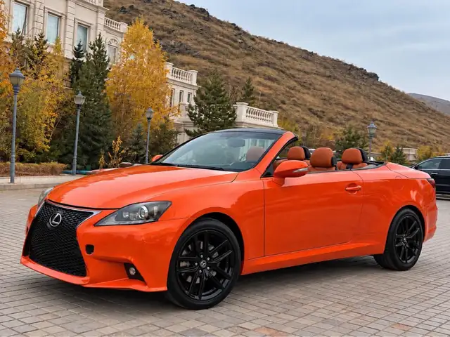 Lexus IS