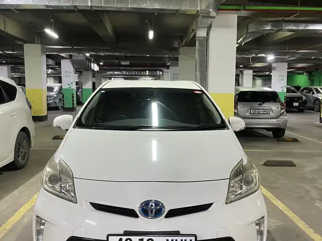 Toyota Prius 30