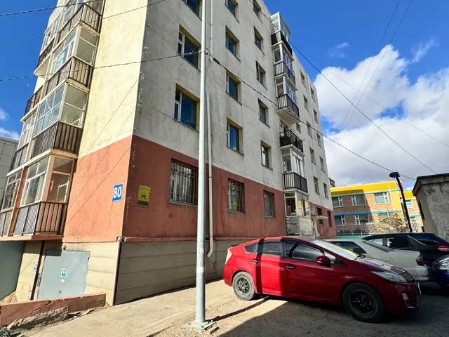 Бзд кино үйлдвэрт 2 өрөө байр 43мкв, Улаанбаатар — Баянзүрх — 5-р хороо