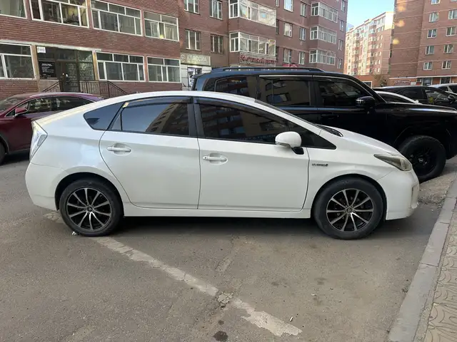 Toyota Prius 30