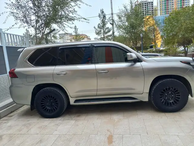 Lexus LX 570
