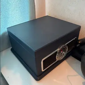 Америкийн Victrola Брендийн пянз тоглуулагчийг, пянзнуудтай нь хамт, Улаанбаатар — Хан-Уул — 24-р хороо